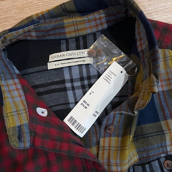 UO women’s  Multicolor Plaid Shirt - Picture 2 of 5